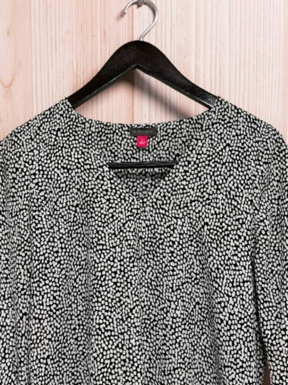VINCE CAMUTO Bell Sleeves High Low Hem Black and White Blouse Size S - Picture 4 of 8